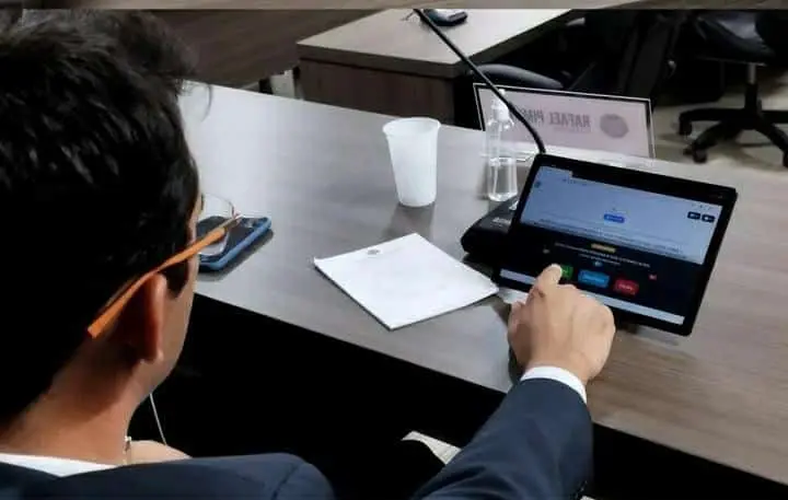 Câmara Municipal institui Sistema Eletrônico e vereadores recebem Tablets