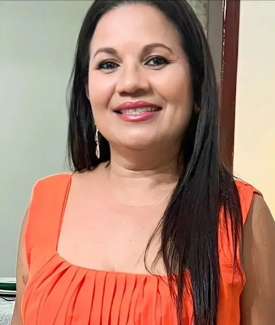 Diretora Márcia Tavares recebe Medalha de Honra do Legislativo