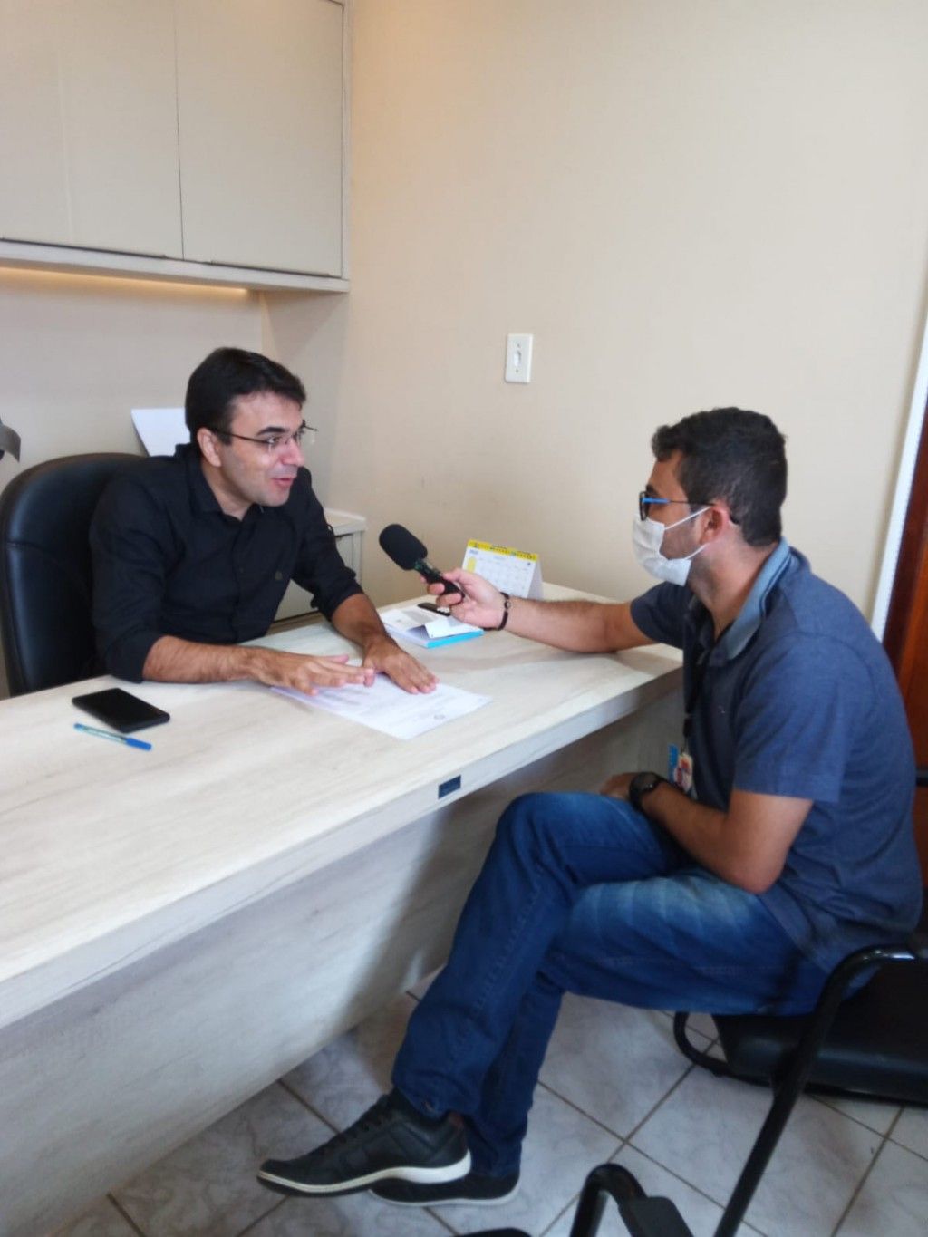 Presidente da câmara de Cuité concede entrevista a rádio local 89 FM