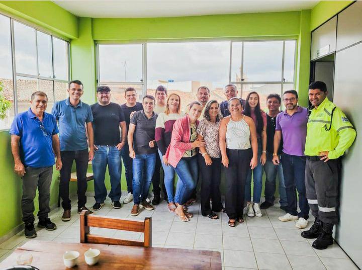 Nova Mesa Diretora realiza reunião com servidores da Câmara Municipal