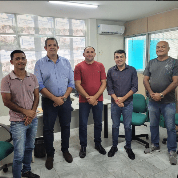Presidente da Câmara de Cuité visita superintendência estadual do INCRA